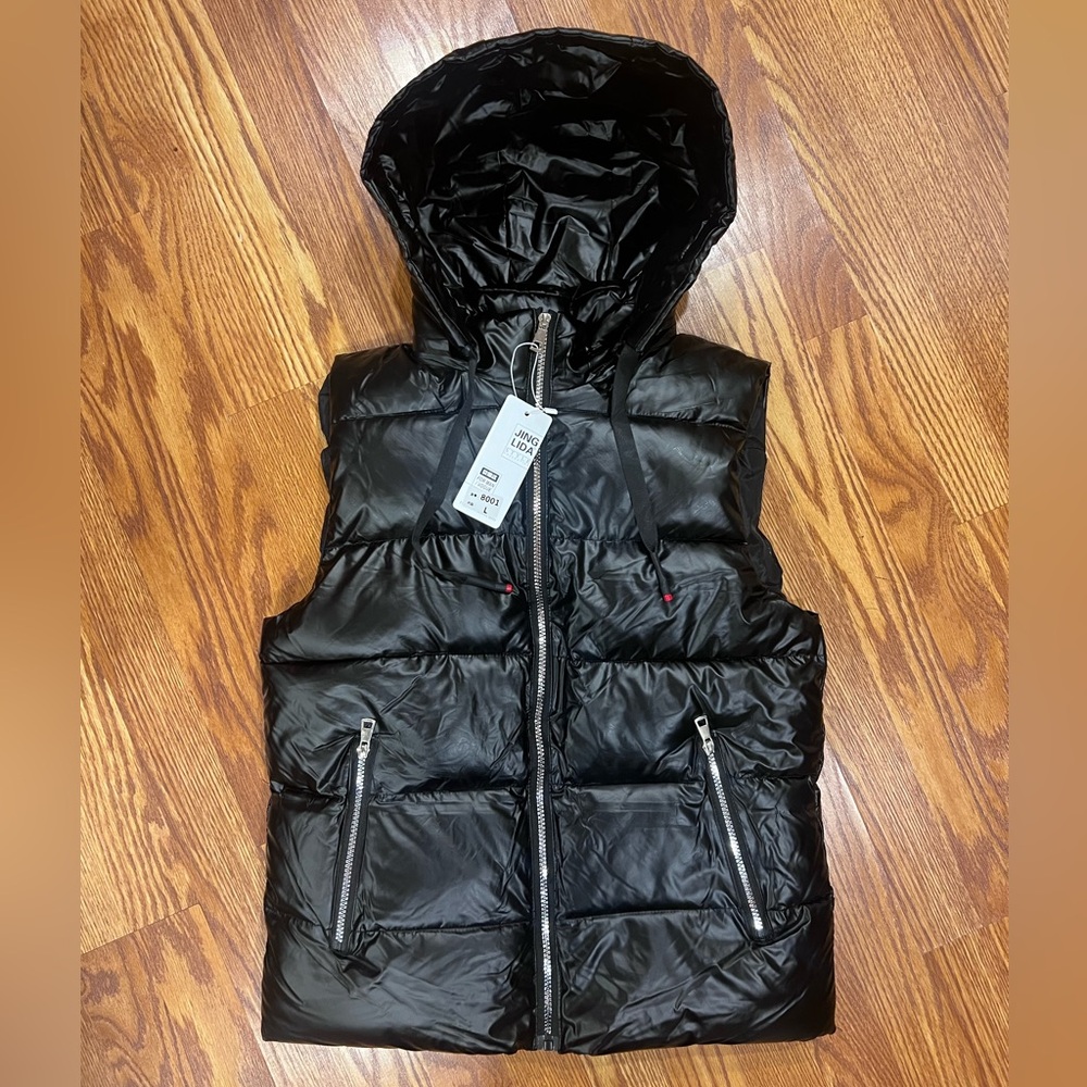 New w tags Mens Black Hooded Vest Jacket